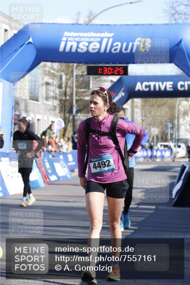 06.04.2025 - 44. Internationalen Wilhelmsburger Insellauf A. Gomolzig http://msf.ph/oto/7557161 06.04.2025 10:20:23 Ziel 3416, 4416, 4525, 4608 meine-sportfotos.de