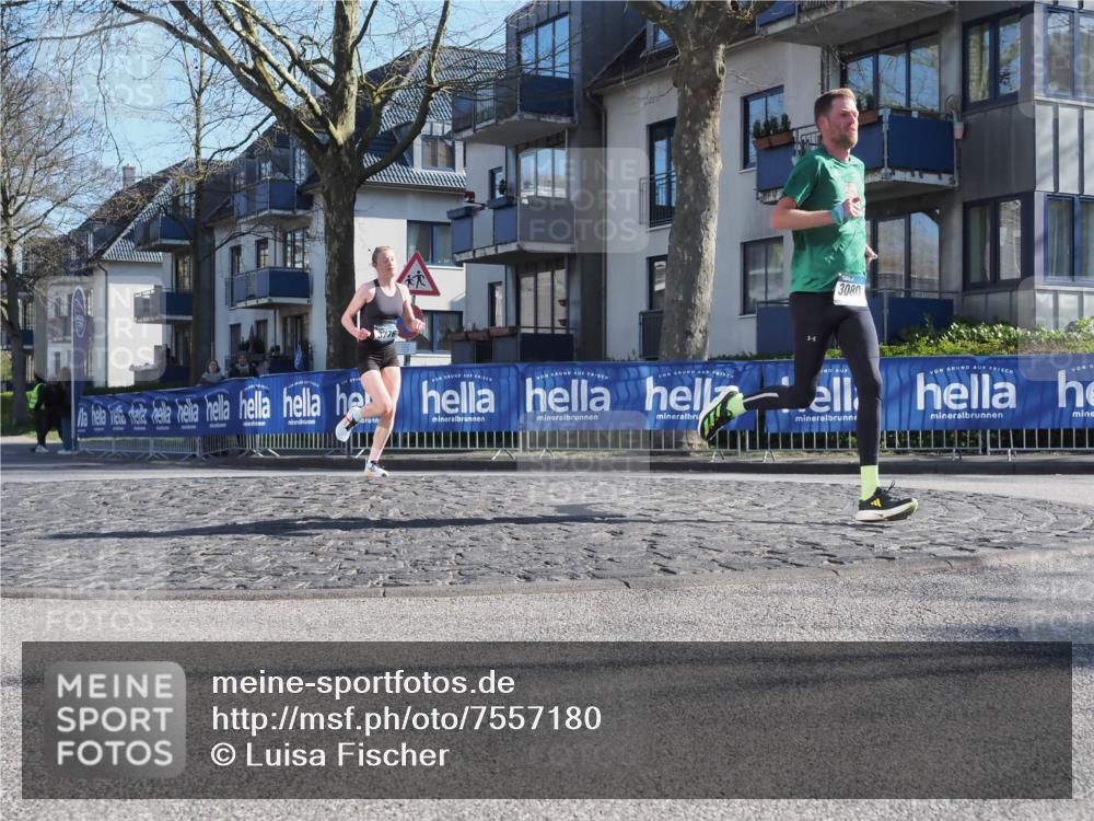 06.04.2025 - 44. Internationalen Wilhelmsburger Insellauf Luisa Fischer http://msf.ph/oto/7557180 06.04.2025 10:15:16 Ziel 3776, 3080 meine-sportfotos.de