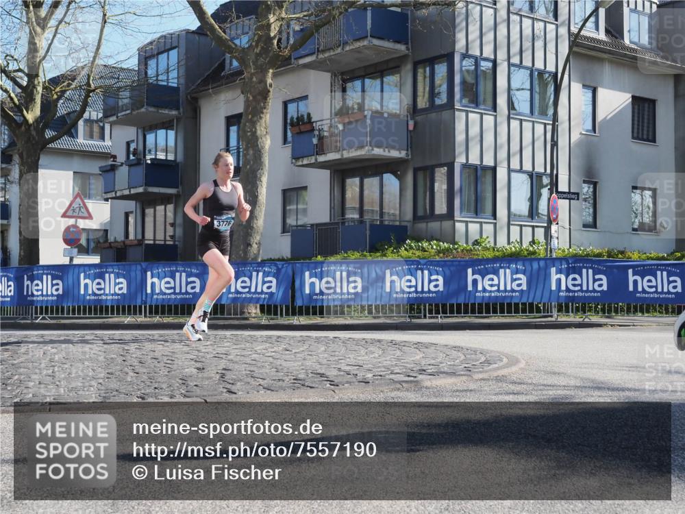 06.04.2025 - 44. Internationalen Wilhelmsburger Insellauf Luisa Fischer http://msf.ph/oto/7557190 06.04.2025 10:15:17 Ziel 3776 meine-sportfotos.de