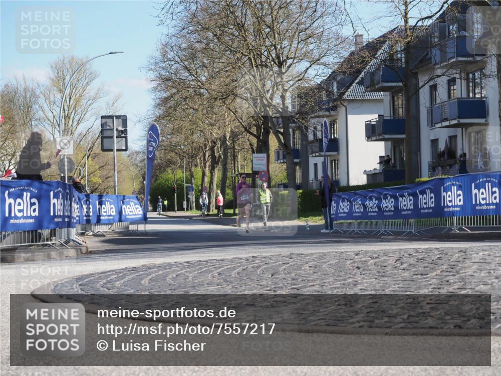 06.04.2025 - 44. Internationalen Wilhelmsburger Insellauf Luisa Fischer http://msf.ph/oto/7557217 06.04.2025 10:15:56 Ziel 4492 meine-sportfotos.de