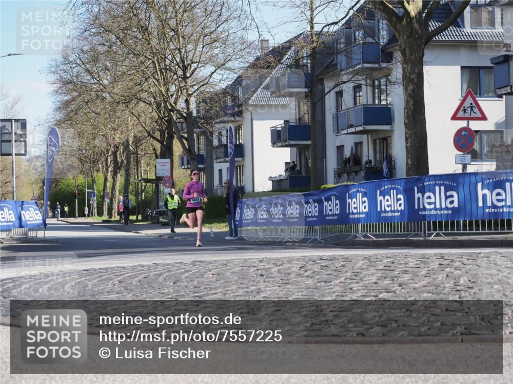 06.04.2025 - 44. Internationalen Wilhelmsburger Insellauf Luisa Fischer http://msf.ph/oto/7557225 06.04.2025 10:15:58 Ziel 4492 meine-sportfotos.de