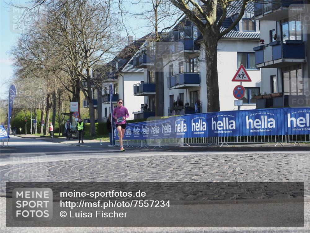 06.04.2025 - 44. Internationalen Wilhelmsburger Insellauf Luisa Fischer http://msf.ph/oto/7557234 06.04.2025 10:15:59 Ziel 4492 meine-sportfotos.de