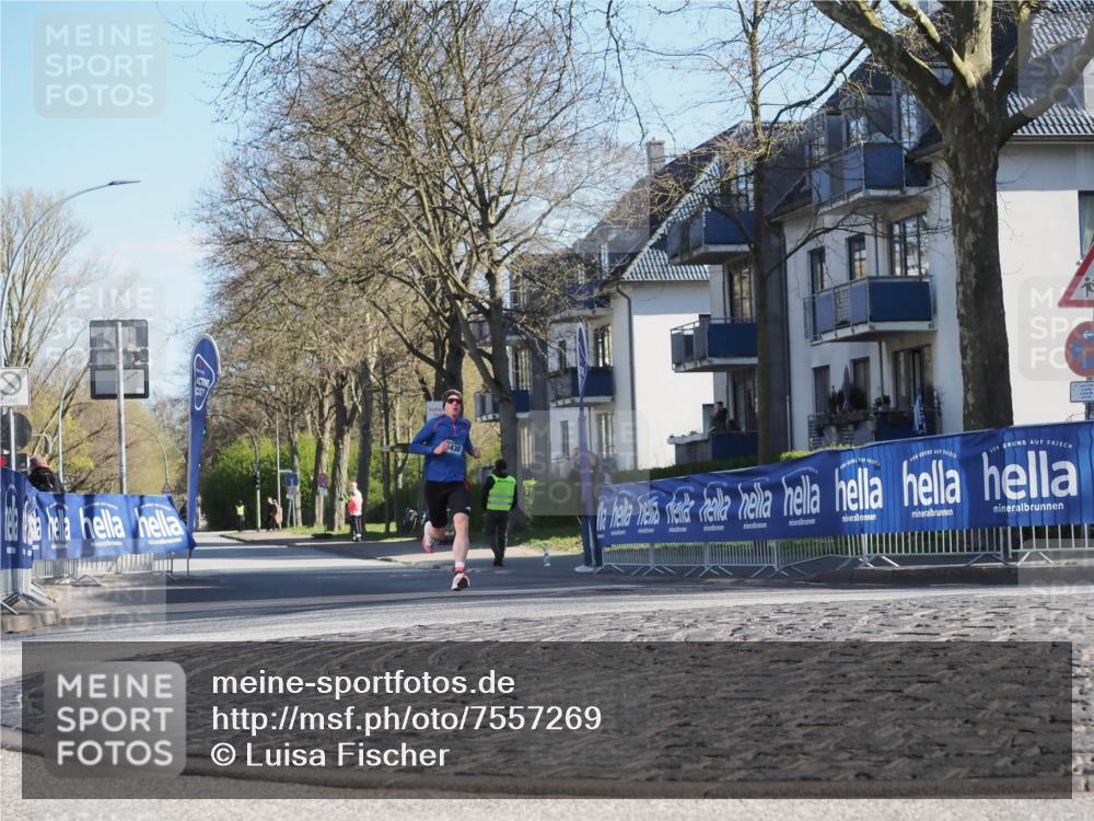 06.04.2025 - 44. Internationalen Wilhelmsburger Insellauf Luisa Fischer http://msf.ph/oto/7557269 06.04.2025 10:16:12 Ziel 430 meine-sportfotos.de