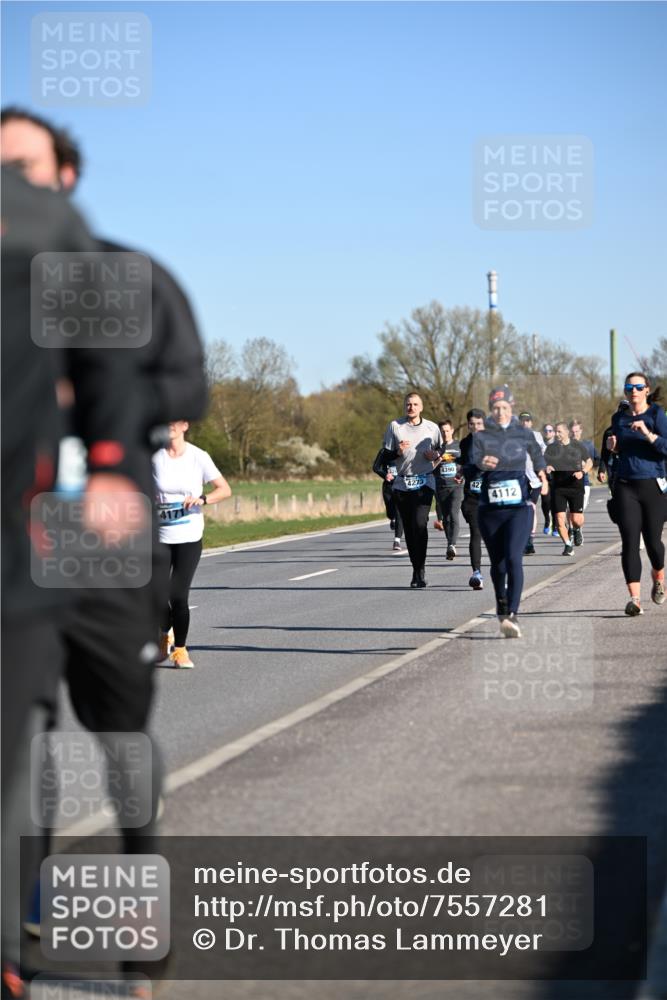 06.04.2025 - 44. Internationalen Wilhelmsburger Insellauf Dr. Thomas Lammeyer http://msf.ph/oto/7557281 06.04.2025 09:33:16 Laufen 4273, 427, 4112 meine-sportfotos.de