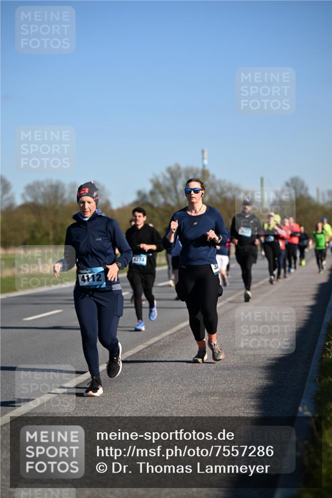 06.04.2025 - 44. Internationalen Wilhelmsburger Insellauf Dr. Thomas Lammeyer http://msf.ph/oto/7557286 06.04.2025 09:33:19 Laufen 4112, 4274, 33 meine-sportfotos.de