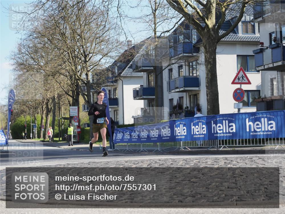 06.04.2025 - 44. Internationalen Wilhelmsburger Insellauf Luisa Fischer http://msf.ph/oto/7557301 06.04.2025 10:16:31 Ziel 4439 meine-sportfotos.de