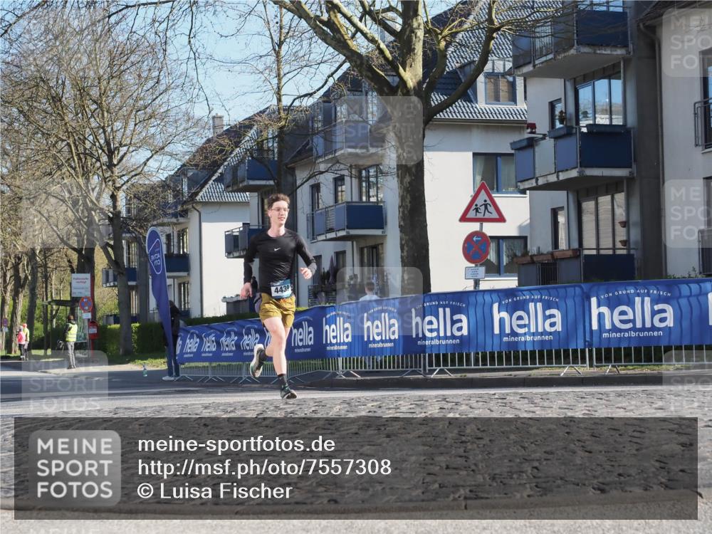 06.04.2025 - 44. Internationalen Wilhelmsburger Insellauf Luisa Fischer http://msf.ph/oto/7557308 06.04.2025 10:16:32 Ziel 4439 meine-sportfotos.de