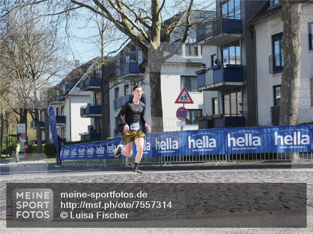 06.04.2025 - 44. Internationalen Wilhelmsburger Insellauf Luisa Fischer http://msf.ph/oto/7557314 06.04.2025 10:16:32 Ziel 4439 meine-sportfotos.de
