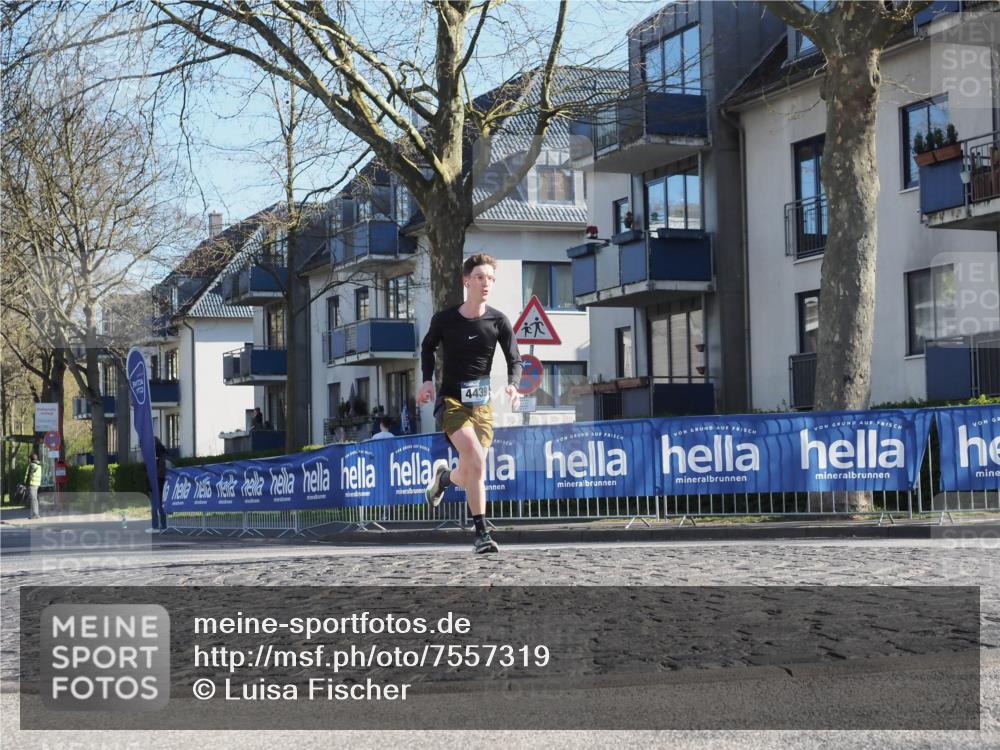 06.04.2025 - 44. Internationalen Wilhelmsburger Insellauf Luisa Fischer http://msf.ph/oto/7557319 06.04.2025 10:16:33 Ziel 4439 meine-sportfotos.de