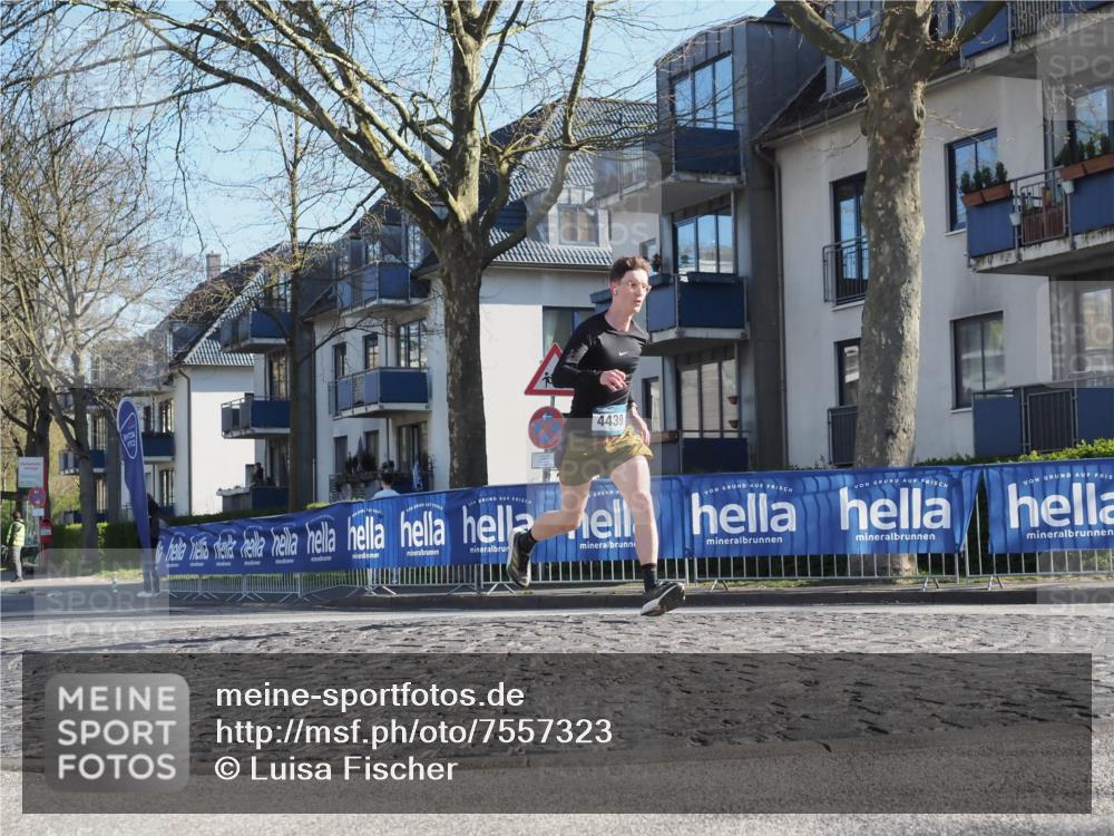 06.04.2025 - 44. Internationalen Wilhelmsburger Insellauf Luisa Fischer http://msf.ph/oto/7557323 06.04.2025 10:16:33 Ziel 4439 meine-sportfotos.de