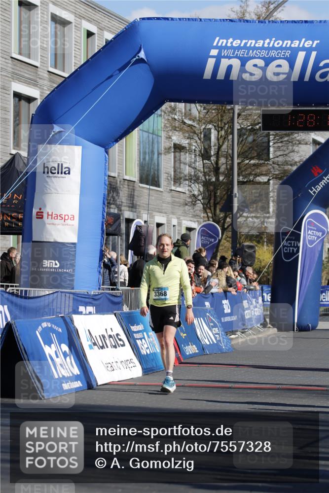 06.04.2025 - 44. Internationalen Wilhelmsburger Insellauf A. Gomolzig http://msf.ph/oto/7557328 06.04.2025 10:18:13 Ziel 3368, 3994 meine-sportfotos.de