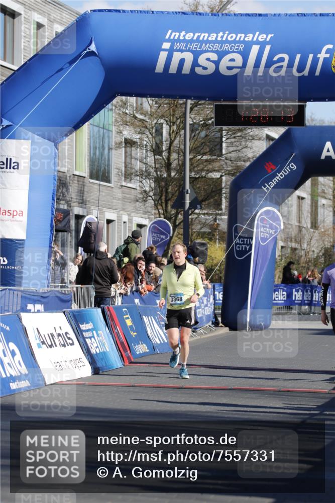 06.04.2025 - 44. Internationalen Wilhelmsburger Insellauf A. Gomolzig http://msf.ph/oto/7557331 06.04.2025 10:18:11 Ziel 3368, 3514, 3994 meine-sportfotos.de