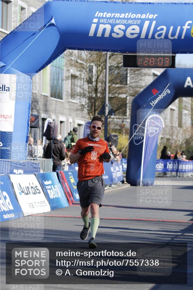 06.04.2025 - 44. Internationalen Wilhelmsburger Insellauf A. Gomolzig http://msf.ph/oto/7557338 06.04.2025 10:18:02 Ziel 3514 meine-sportfotos.de