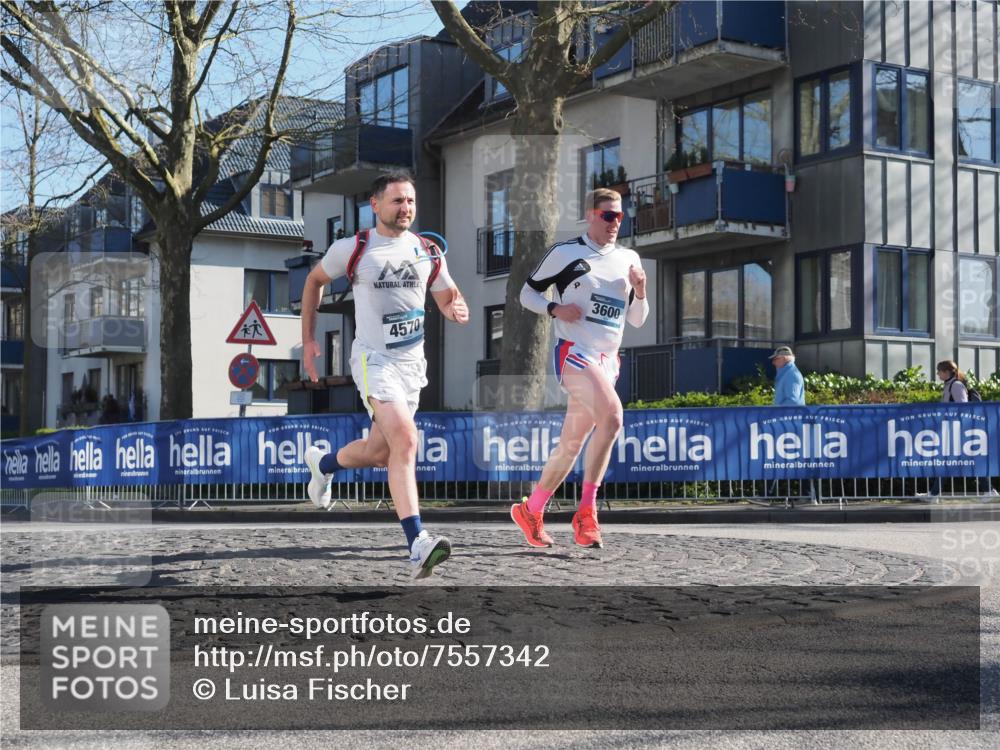 06.04.2025 - 44. Internationalen Wilhelmsburger Insellauf Luisa Fischer http://msf.ph/oto/7557342 06.04.2025 10:16:49 Ziel 4570, 3600 meine-sportfotos.de