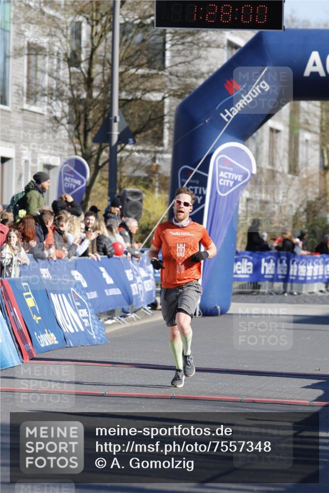 06.04.2025 - 44. Internationalen Wilhelmsburger Insellauf A. Gomolzig http://msf.ph/oto/7557348 06.04.2025 10:17:58 Ziel 3514 meine-sportfotos.de