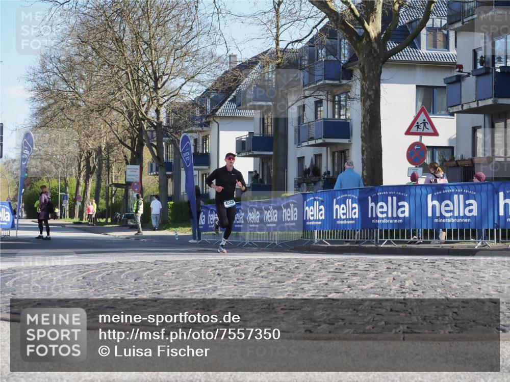 06.04.2025 - 44. Internationalen Wilhelmsburger Insellauf Luisa Fischer http://msf.ph/oto/7557350 06.04.2025 10:16:58 Ziel 4325 meine-sportfotos.de