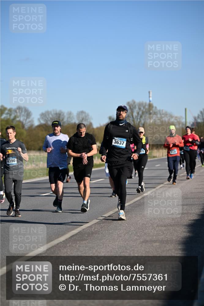 06.04.2025 - 44. Internationalen Wilhelmsburger Insellauf Dr. Thomas Lammeyer http://msf.ph/oto/7557361 06.04.2025 09:33:23 Laufen 4390, 3637, 77, 3340 meine-sportfotos.de