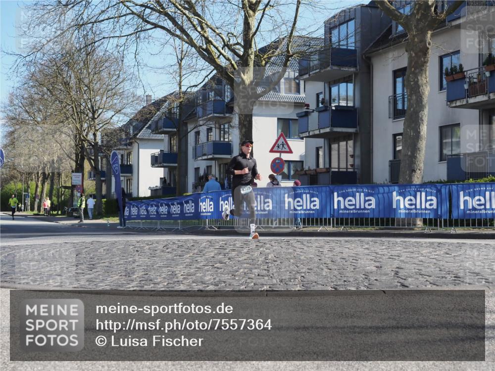 06.04.2025 - 44. Internationalen Wilhelmsburger Insellauf Luisa Fischer http://msf.ph/oto/7557364 06.04.2025 10:16:59 Ziel 4325 meine-sportfotos.de