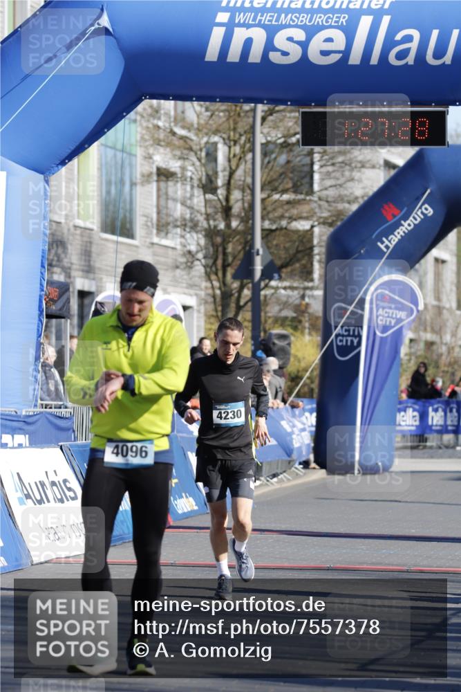 06.04.2025 - 44. Internationalen Wilhelmsburger Insellauf A. Gomolzig http://msf.ph/oto/7557378 06.04.2025 10:17:26 Ziel 4096, 4230 meine-sportfotos.de