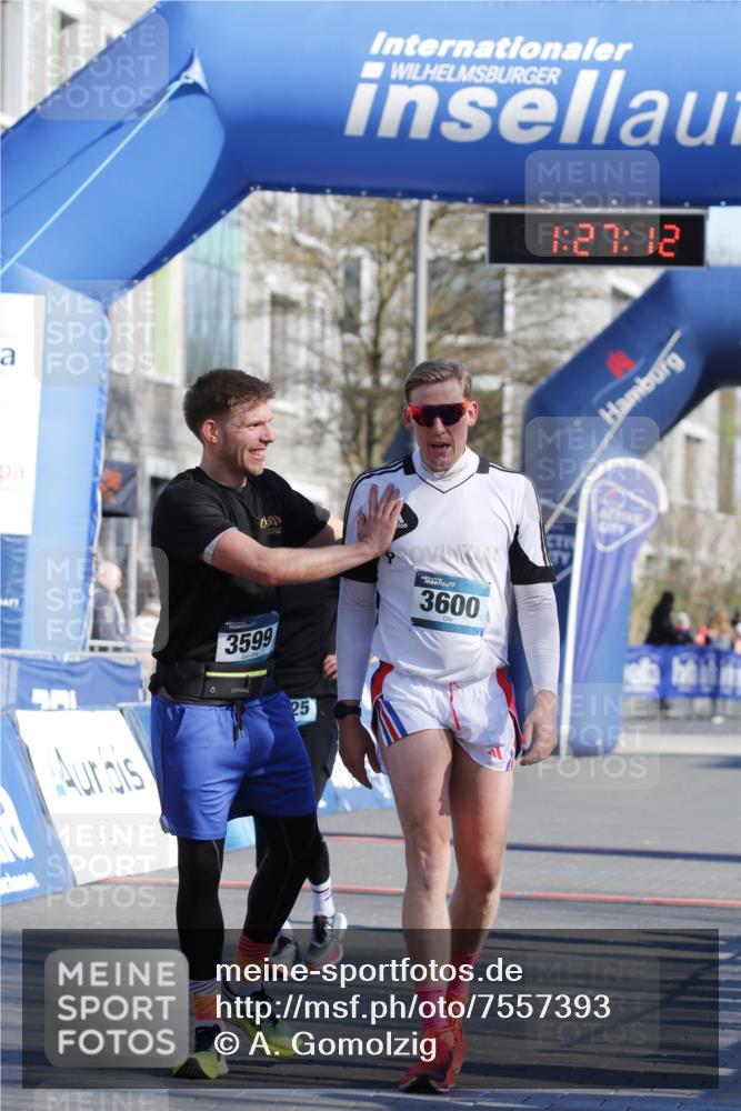 06.04.2025 - 44. Internationalen Wilhelmsburger Insellauf A. Gomolzig http://msf.ph/oto/7557393 06.04.2025 10:17:10 Ziel 4325 meine-sportfotos.de