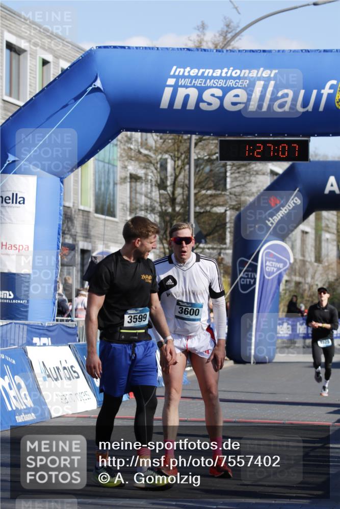 06.04.2025 - 44. Internationalen Wilhelmsburger Insellauf A. Gomolzig http://msf.ph/oto/7557402 06.04.2025 10:17:05 Ziel 3600, 4570 meine-sportfotos.de