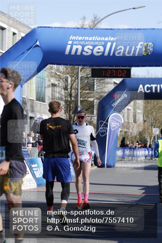 06.04.2025 - 44. Internationalen Wilhelmsburger Insellauf A. Gomolzig http://msf.ph/oto/7557410 06.04.2025 10:17:00 Ziel 3600, 4570 meine-sportfotos.de