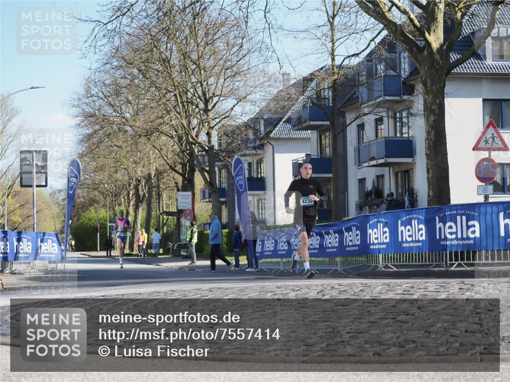 06.04.2025 - 44. Internationalen Wilhelmsburger Insellauf Luisa Fischer http://msf.ph/oto/7557414 06.04.2025 10:17:16 Ziel 4230 meine-sportfotos.de