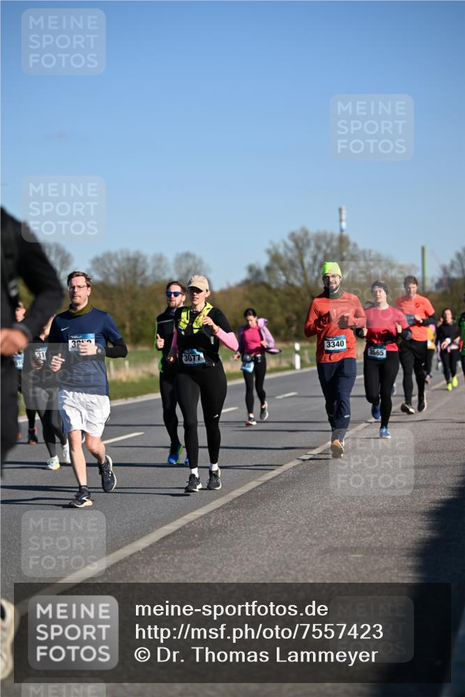 06.04.2025 - 44. Internationalen Wilhelmsburger Insellauf Dr. Thomas Lammeyer http://msf.ph/oto/7557423 06.04.2025 09:33:26 Laufen 32, 3077, 3340, 3565 meine-sportfotos.de