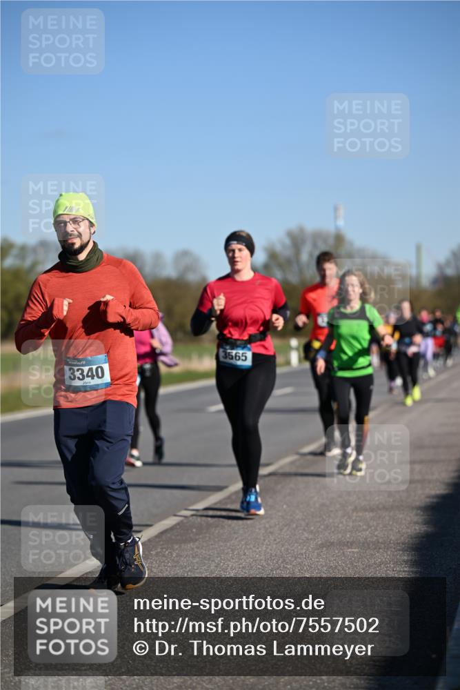 06.04.2025 - 44. Internationalen Wilhelmsburger Insellauf Dr. Thomas Lammeyer http://msf.ph/oto/7557502 06.04.2025 09:33:29 Laufen 3340, 3565 meine-sportfotos.de