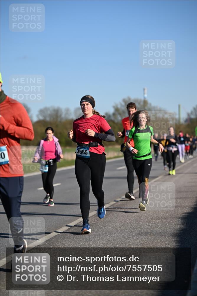06.04.2025 - 44. Internationalen Wilhelmsburger Insellauf Dr. Thomas Lammeyer http://msf.ph/oto/7557505 06.04.2025 09:33:30 Laufen 3565, 0 meine-sportfotos.de