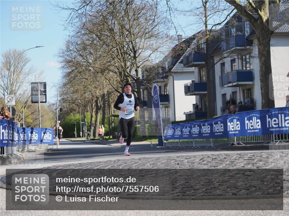 06.04.2025 - 44. Internationalen Wilhelmsburger Insellauf Luisa Fischer http://msf.ph/oto/7557506 06.04.2025 10:18:33 Ziel 3203 meine-sportfotos.de