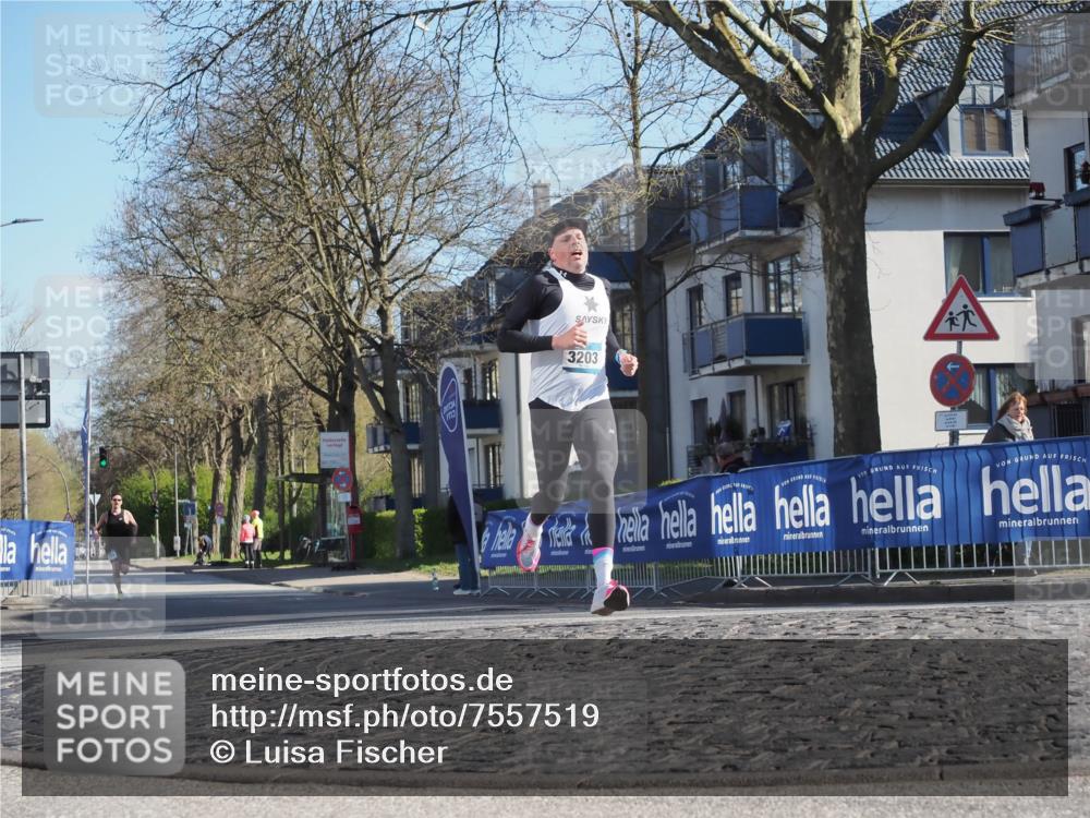06.04.2025 - 44. Internationalen Wilhelmsburger Insellauf Luisa Fischer http://msf.ph/oto/7557519 06.04.2025 10:18:34 Ziel 3203 meine-sportfotos.de