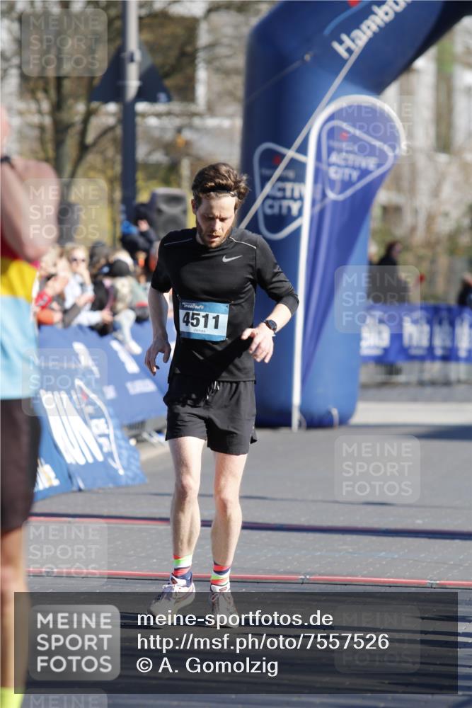 06.04.2025 - 44. Internationalen Wilhelmsburger Insellauf A. Gomolzig http://msf.ph/oto/7557526 06.04.2025 10:14:21 Ziel 3759, 4511 meine-sportfotos.de