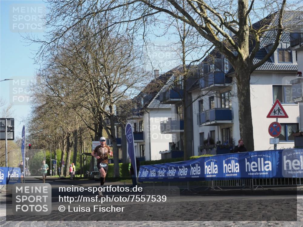 06.04.2025 - 44. Internationalen Wilhelmsburger Insellauf Luisa Fischer http://msf.ph/oto/7557539 06.04.2025 10:18:50 Ziel 4392 meine-sportfotos.de