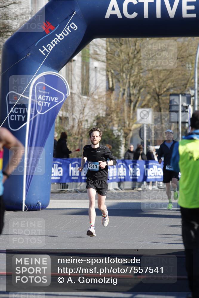 06.04.2025 - 44. Internationalen Wilhelmsburger Insellauf A. Gomolzig http://msf.ph/oto/7557541 06.04.2025 10:14:17 Ziel 3759 meine-sportfotos.de