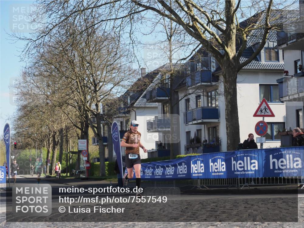06.04.2025 - 44. Internationalen Wilhelmsburger Insellauf Luisa Fischer http://msf.ph/oto/7557549 06.04.2025 10:18:51 Ziel 13, 4392 meine-sportfotos.de