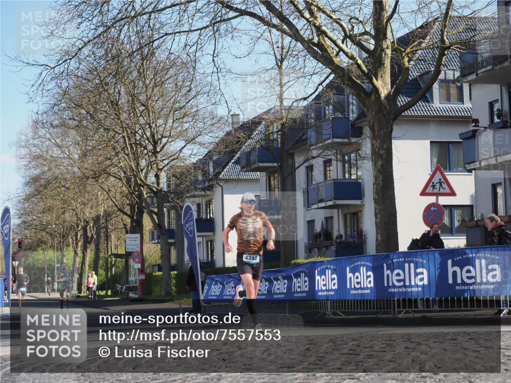 06.04.2025 - 44. Internationalen Wilhelmsburger Insellauf Luisa Fischer http://msf.ph/oto/7557553 06.04.2025 10:18:51 Ziel 4392 meine-sportfotos.de