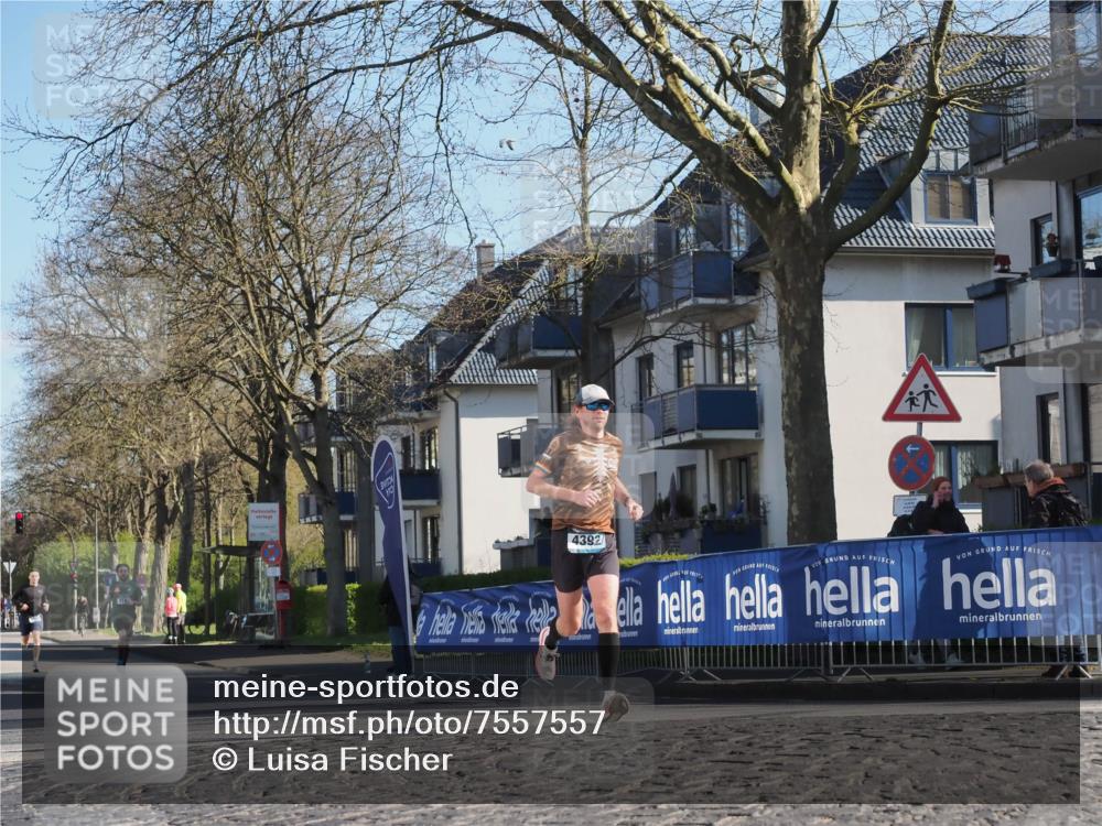 06.04.2025 - 44. Internationalen Wilhelmsburger Insellauf Luisa Fischer http://msf.ph/oto/7557557 06.04.2025 10:18:52 Ziel 4392 meine-sportfotos.de