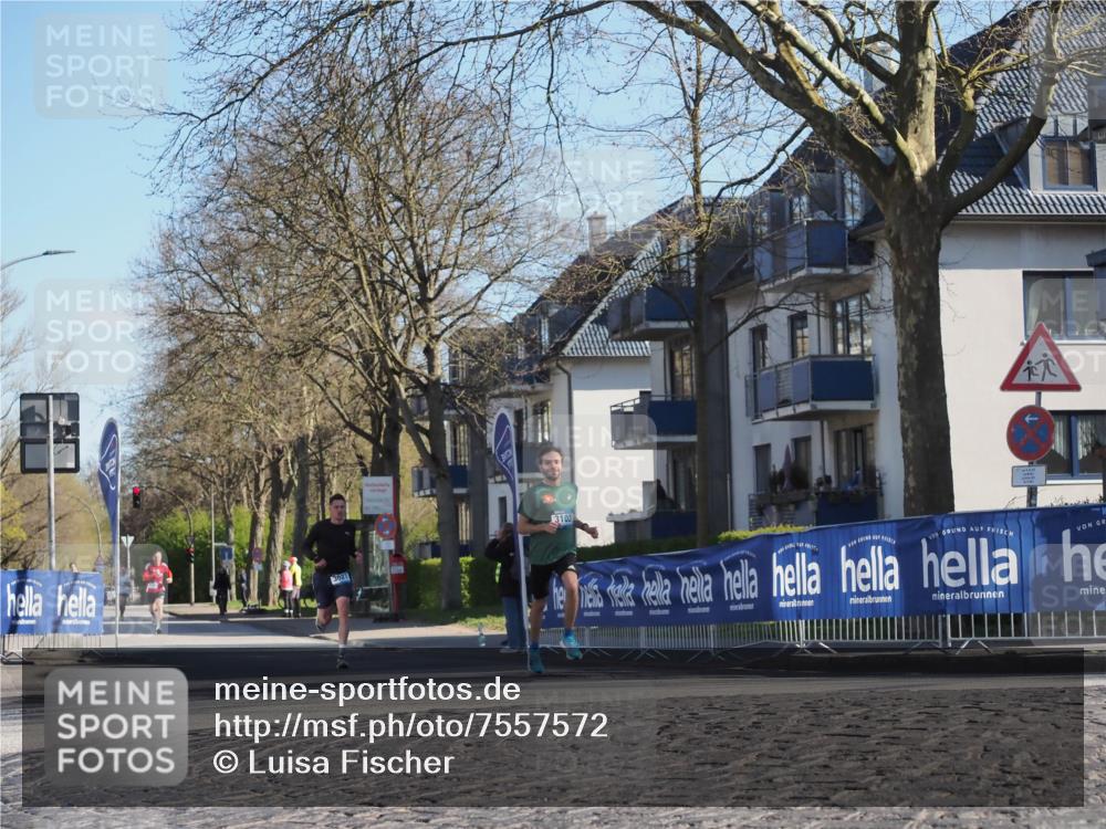 06.04.2025 - 44. Internationalen Wilhelmsburger Insellauf Luisa Fischer http://msf.ph/oto/7557572 06.04.2025 10:18:56 Ziel 3027, 3103 meine-sportfotos.de