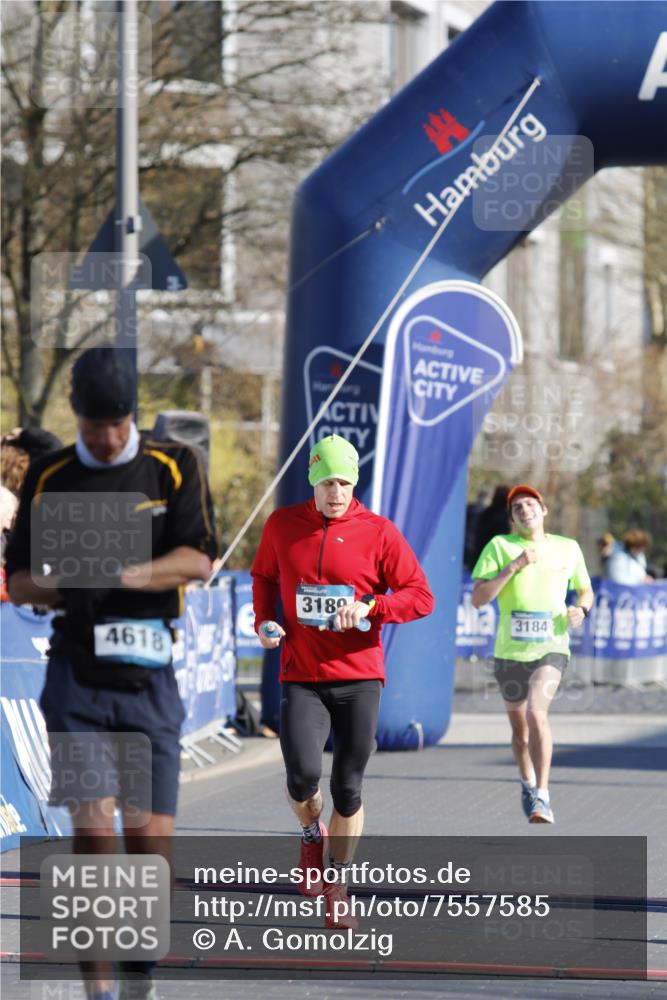 06.04.2025 - 44. Internationalen Wilhelmsburger Insellauf A. Gomolzig http://msf.ph/oto/7557585 06.04.2025 10:13:53 Ziel 3189, 4618 meine-sportfotos.de