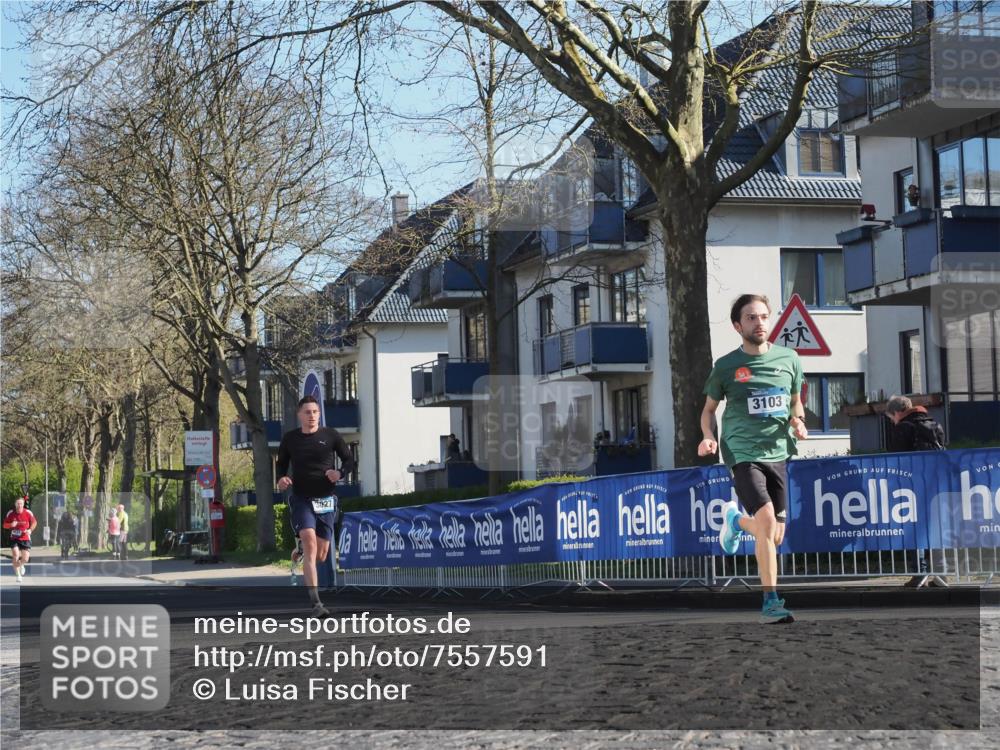 06.04.2025 - 44. Internationalen Wilhelmsburger Insellauf Luisa Fischer http://msf.ph/oto/7557591 06.04.2025 10:18:58 Ziel 3103, 3027 meine-sportfotos.de