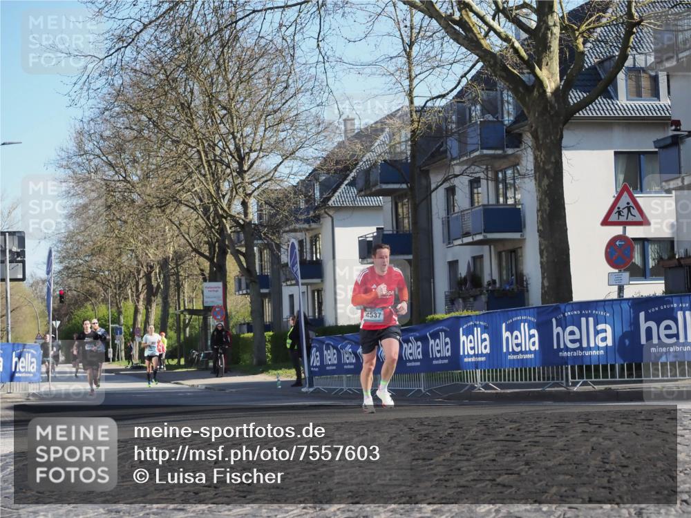 06.04.2025 - 44. Internationalen Wilhelmsburger Insellauf Luisa Fischer http://msf.ph/oto/7557603 06.04.2025 10:19:06 Ziel 4537 meine-sportfotos.de