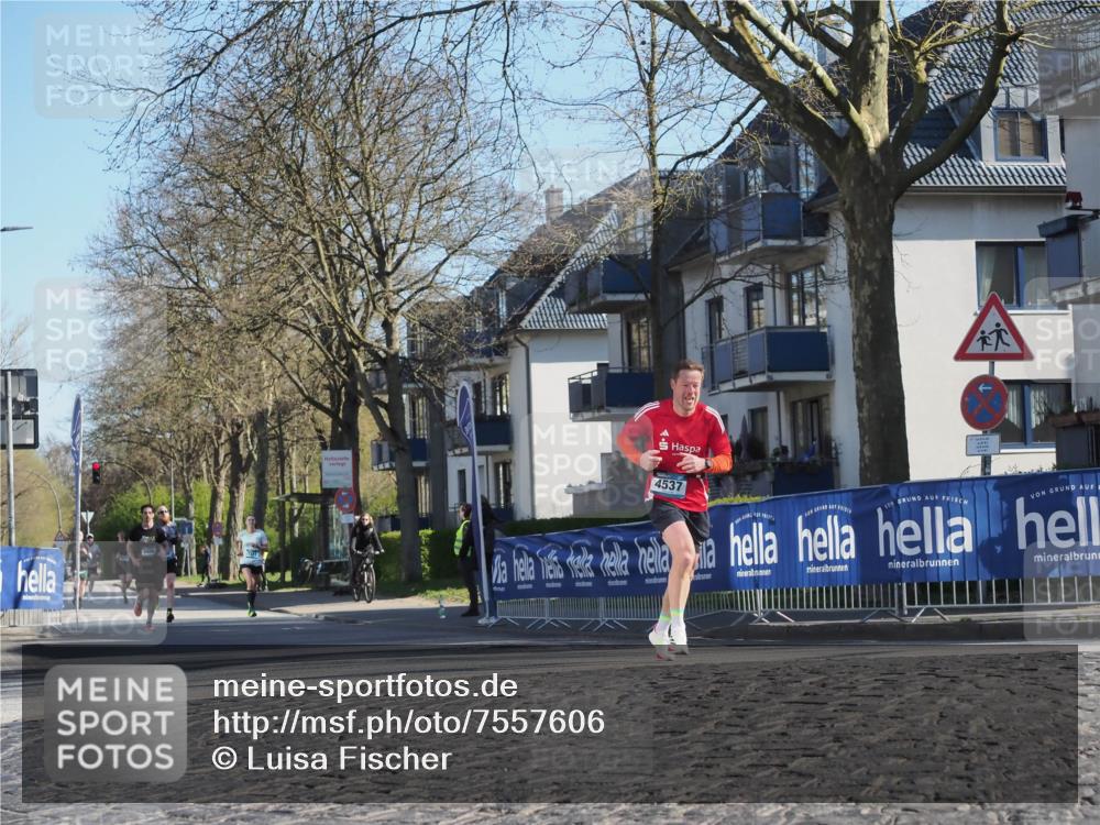 06.04.2025 - 44. Internationalen Wilhelmsburger Insellauf Luisa Fischer http://msf.ph/oto/7557606 06.04.2025 10:19:06 Ziel 4537 meine-sportfotos.de