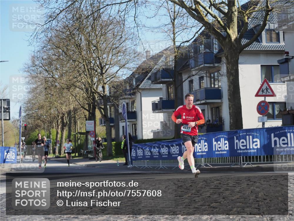 06.04.2025 - 44. Internationalen Wilhelmsburger Insellauf Luisa Fischer http://msf.ph/oto/7557608 06.04.2025 10:19:06 Ziel 4537 meine-sportfotos.de