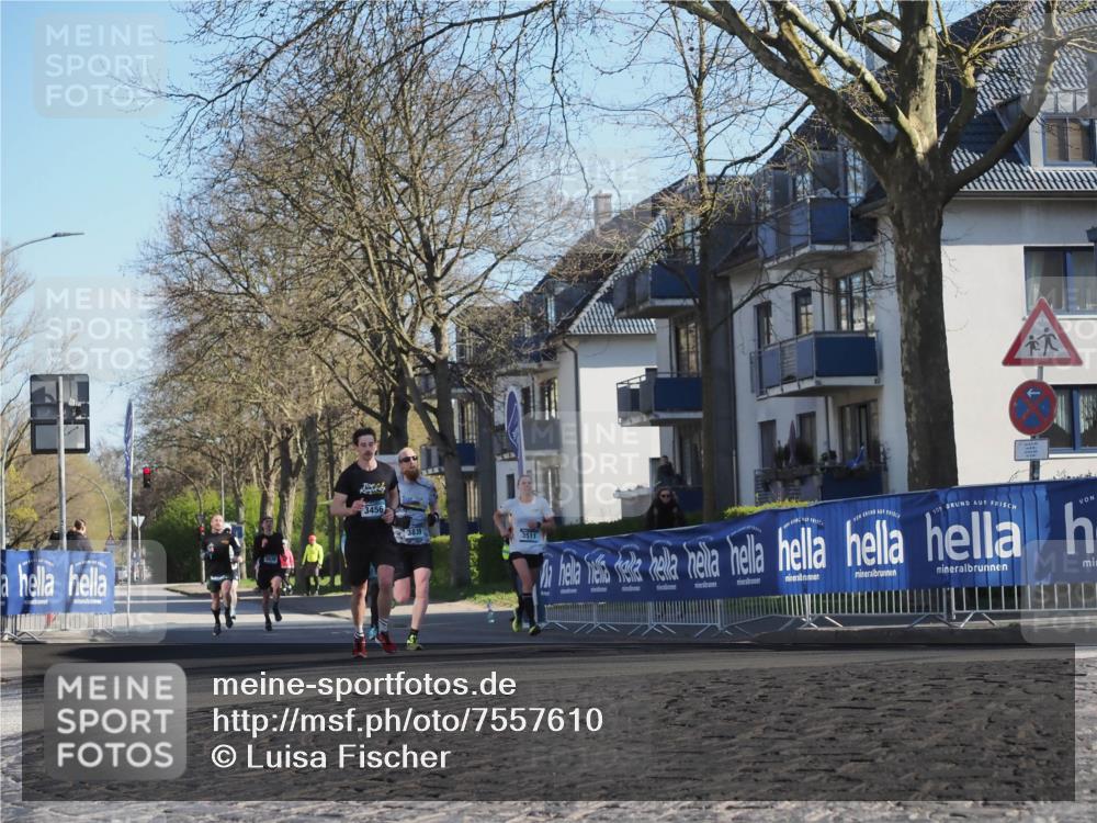 06.04.2025 - 44. Internationalen Wilhelmsburger Insellauf Luisa Fischer http://msf.ph/oto/7557610 06.04.2025 10:19:10 Ziel 3456, 3839, 3511 meine-sportfotos.de