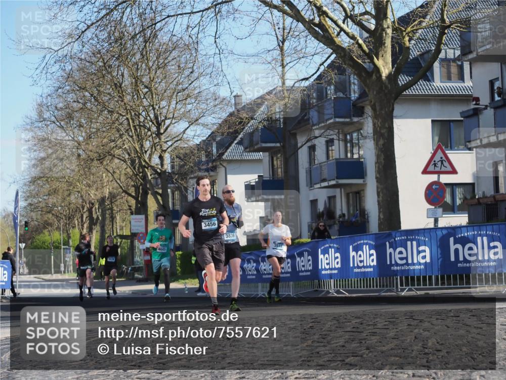 06.04.2025 - 44. Internationalen Wilhelmsburger Insellauf Luisa Fischer http://msf.ph/oto/7557621 06.04.2025 10:19:11 Ziel 3078, 4085, 3456, 3839, 3511 meine-sportfotos.de