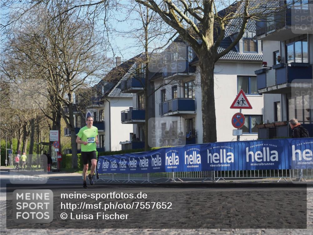 06.04.2025 - 44. Internationalen Wilhelmsburger Insellauf Luisa Fischer http://msf.ph/oto/7557652 06.04.2025 10:19:30 Ziel 4256 meine-sportfotos.de