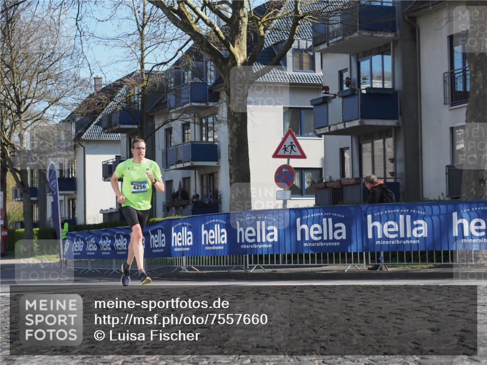 06.04.2025 - 44. Internationalen Wilhelmsburger Insellauf Luisa Fischer http://msf.ph/oto/7557660 06.04.2025 10:19:31 Ziel 4256 meine-sportfotos.de