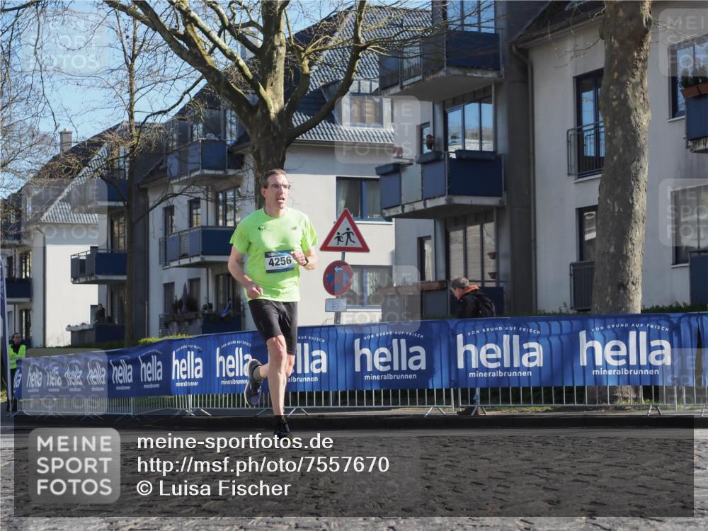 06.04.2025 - 44. Internationalen Wilhelmsburger Insellauf Luisa Fischer http://msf.ph/oto/7557670 06.04.2025 10:19:32 Ziel 4256 meine-sportfotos.de
