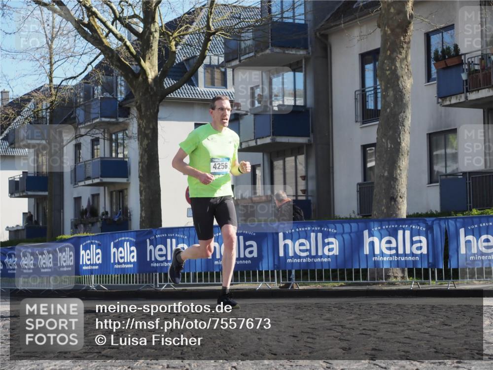 06.04.2025 - 44. Internationalen Wilhelmsburger Insellauf Luisa Fischer http://msf.ph/oto/7557673 06.04.2025 10:19:32 Ziel 4256 meine-sportfotos.de